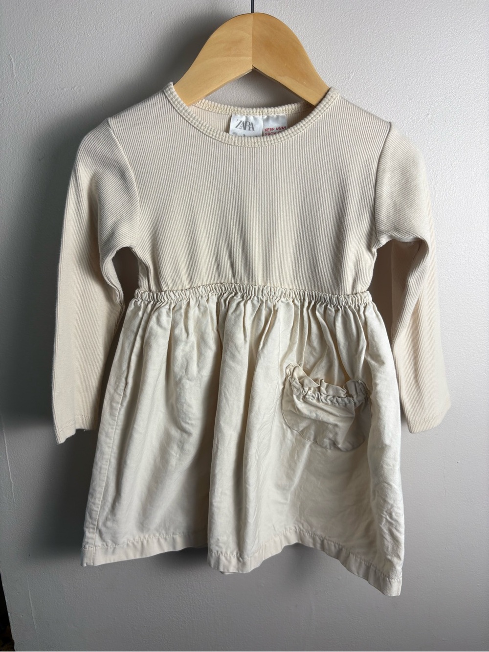 Zara Cream Long-Sleeve Ribbed Bodice Dress with Gathered Skirt Size 3